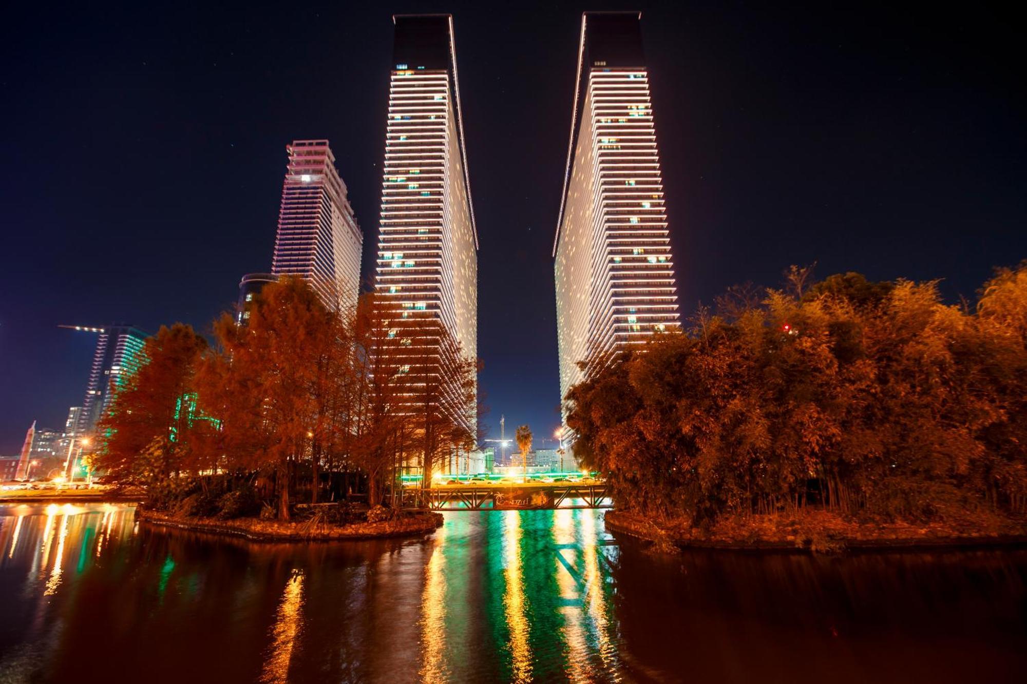 Panorama Orbi Beach Resort Center Suite Batumi Exterior foto