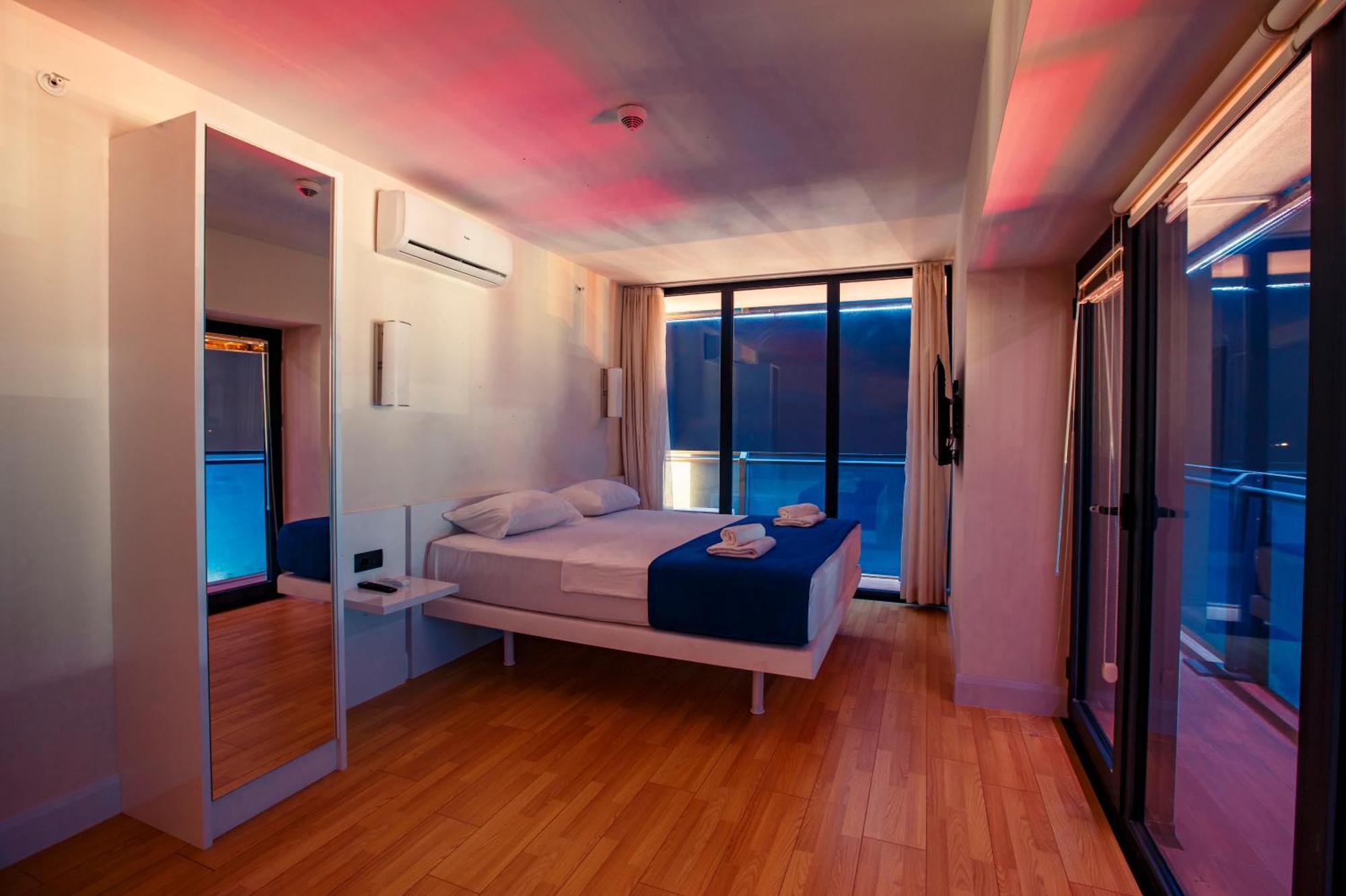Panorama Orbi Beach Resort Center Suite Batumi Exterior foto