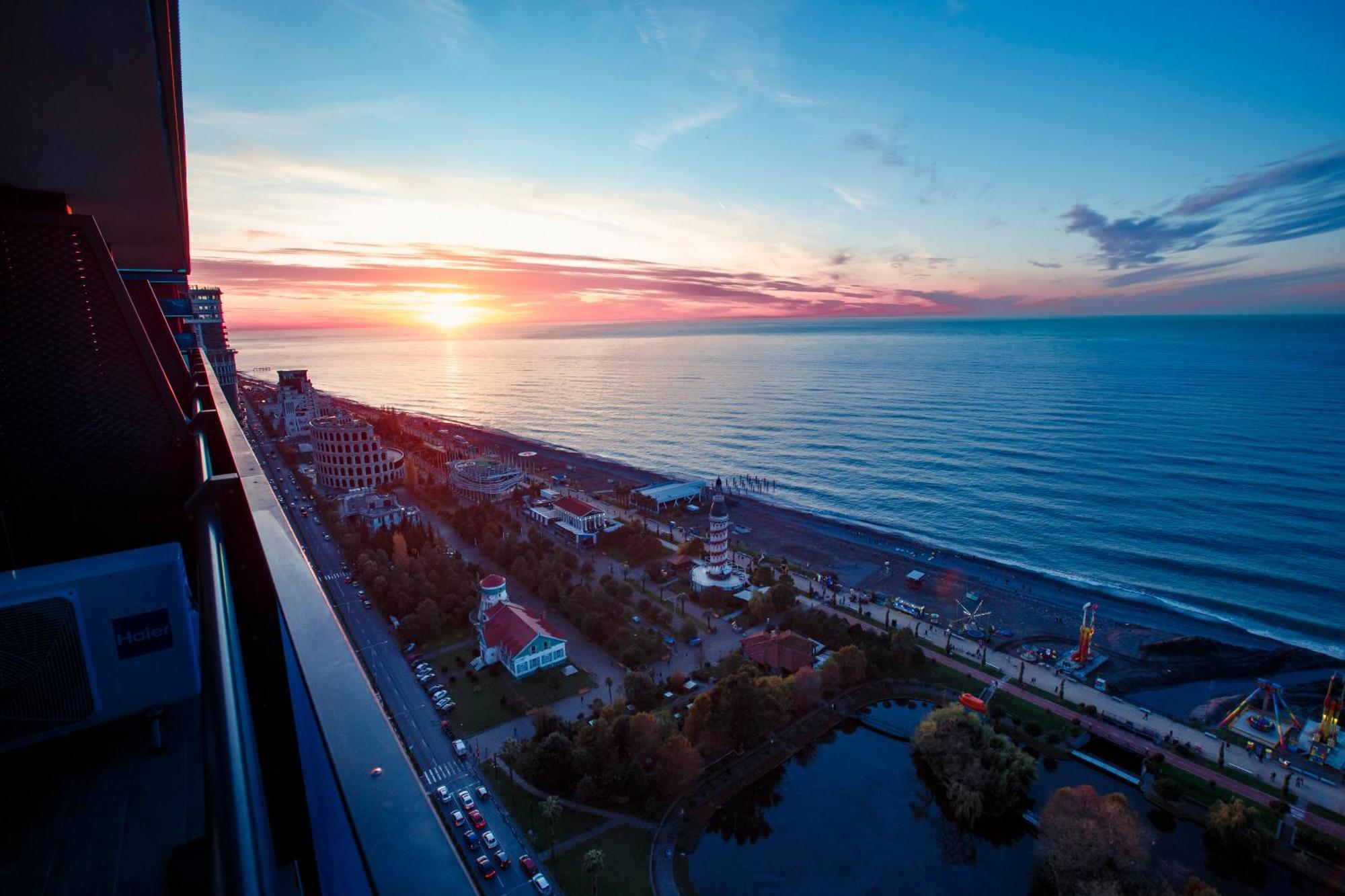 Panorama Orbi Beach Resort Center Suite Batumi Exterior foto